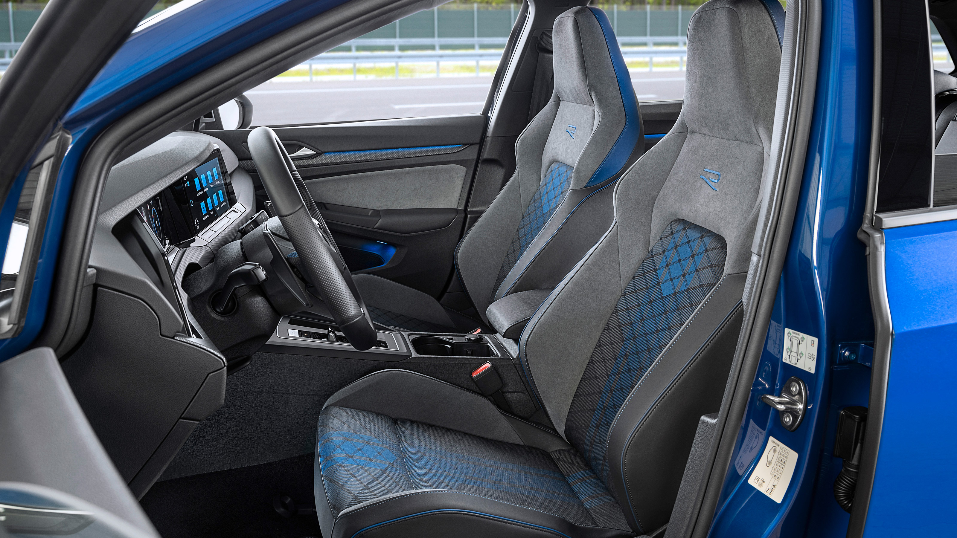 Volkswagen Golf R Estate - front seats