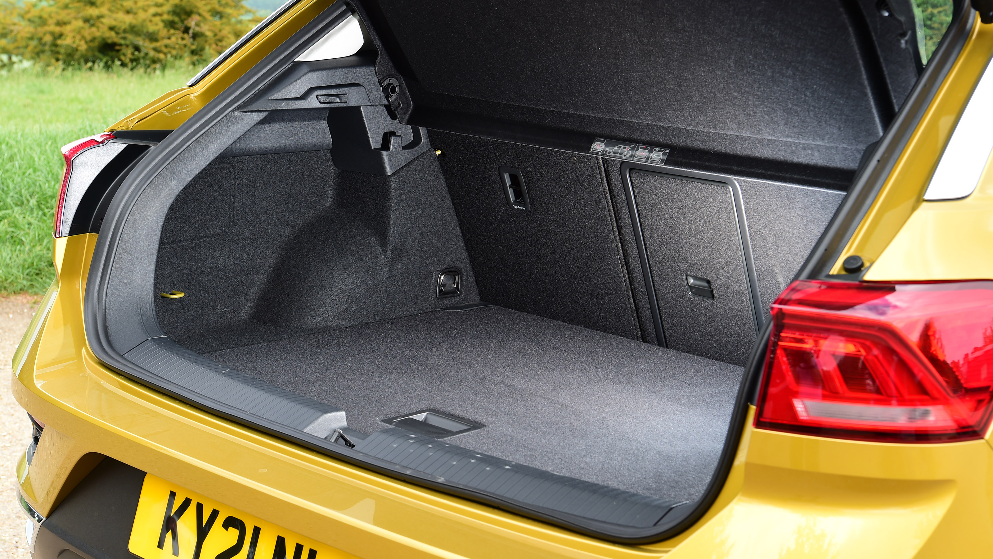 Volkswagen T-Roc Active - boot