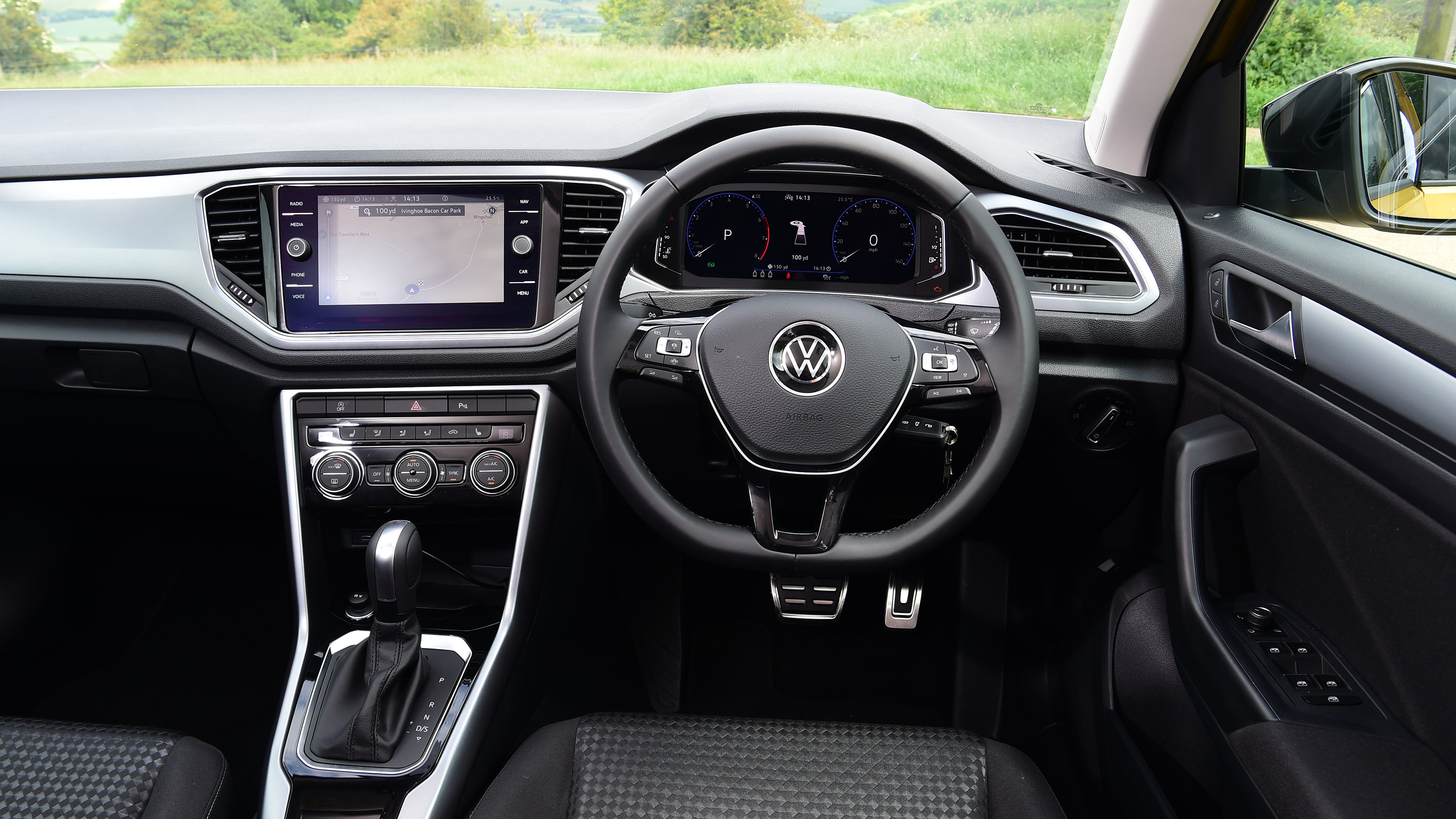 Volkswagen T-Roc Active - dash