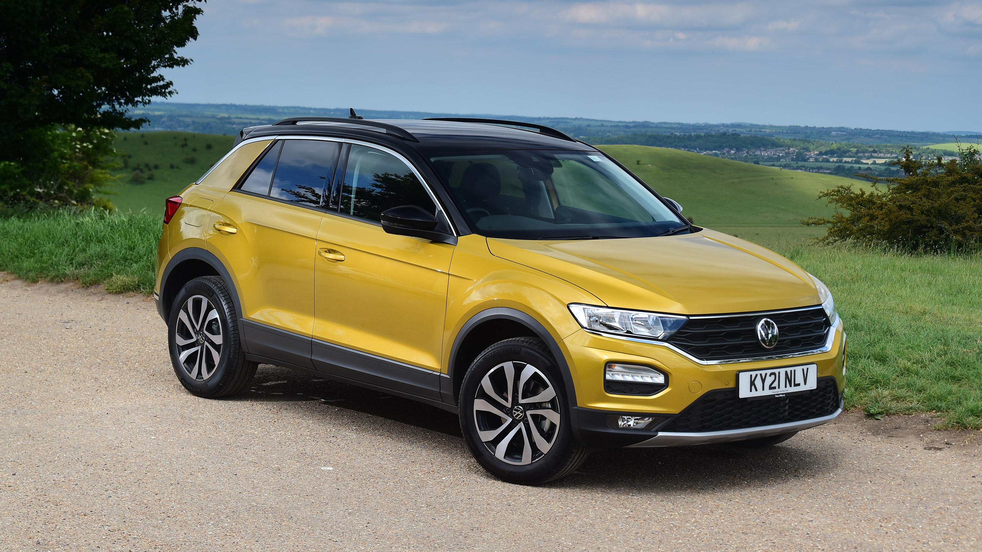 Volkswagen T-Roc Active - front static
