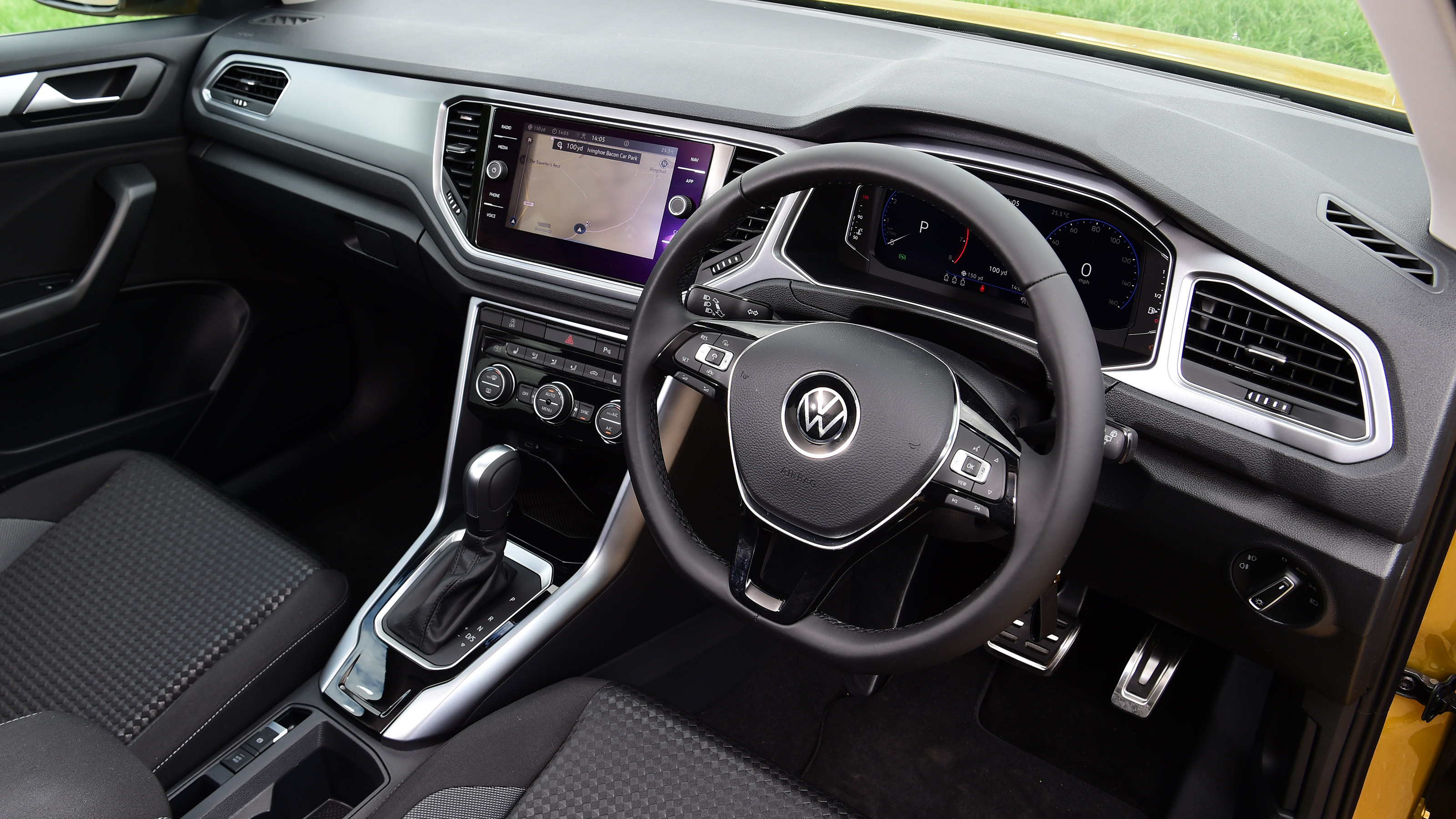 Volkswagen T-Roc Active - cabin