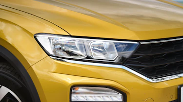 Volkswagen T-Roc Active - front lights