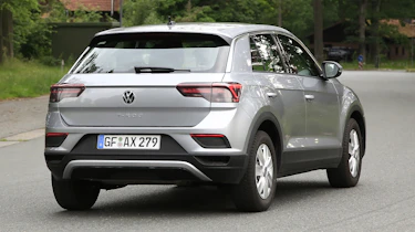 Volkswagen T-Roc - spyshot 2