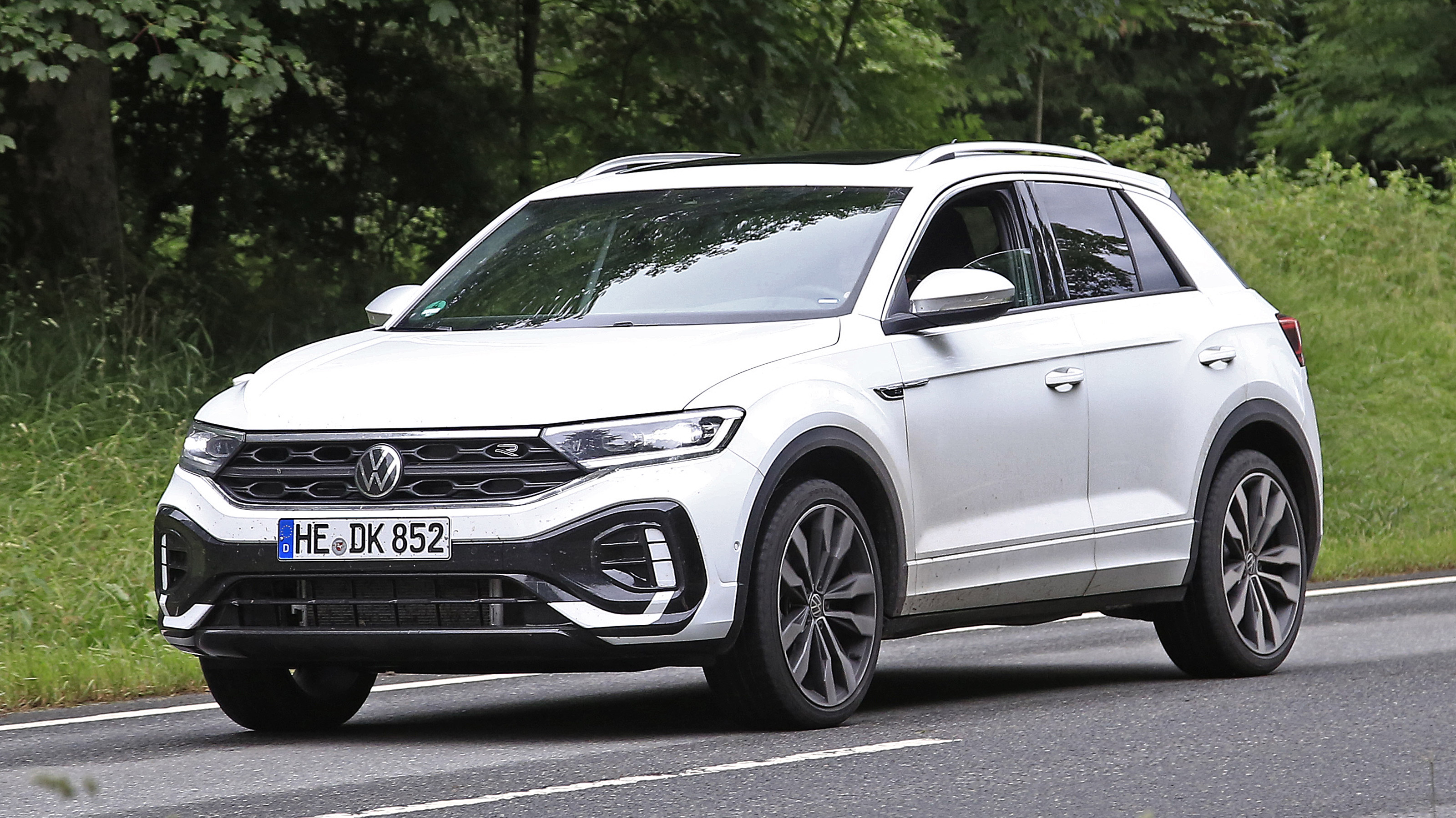 Volkswagen T-Roc - spyshot 9