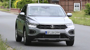 Volkswagen T-Roc - spyshot 3