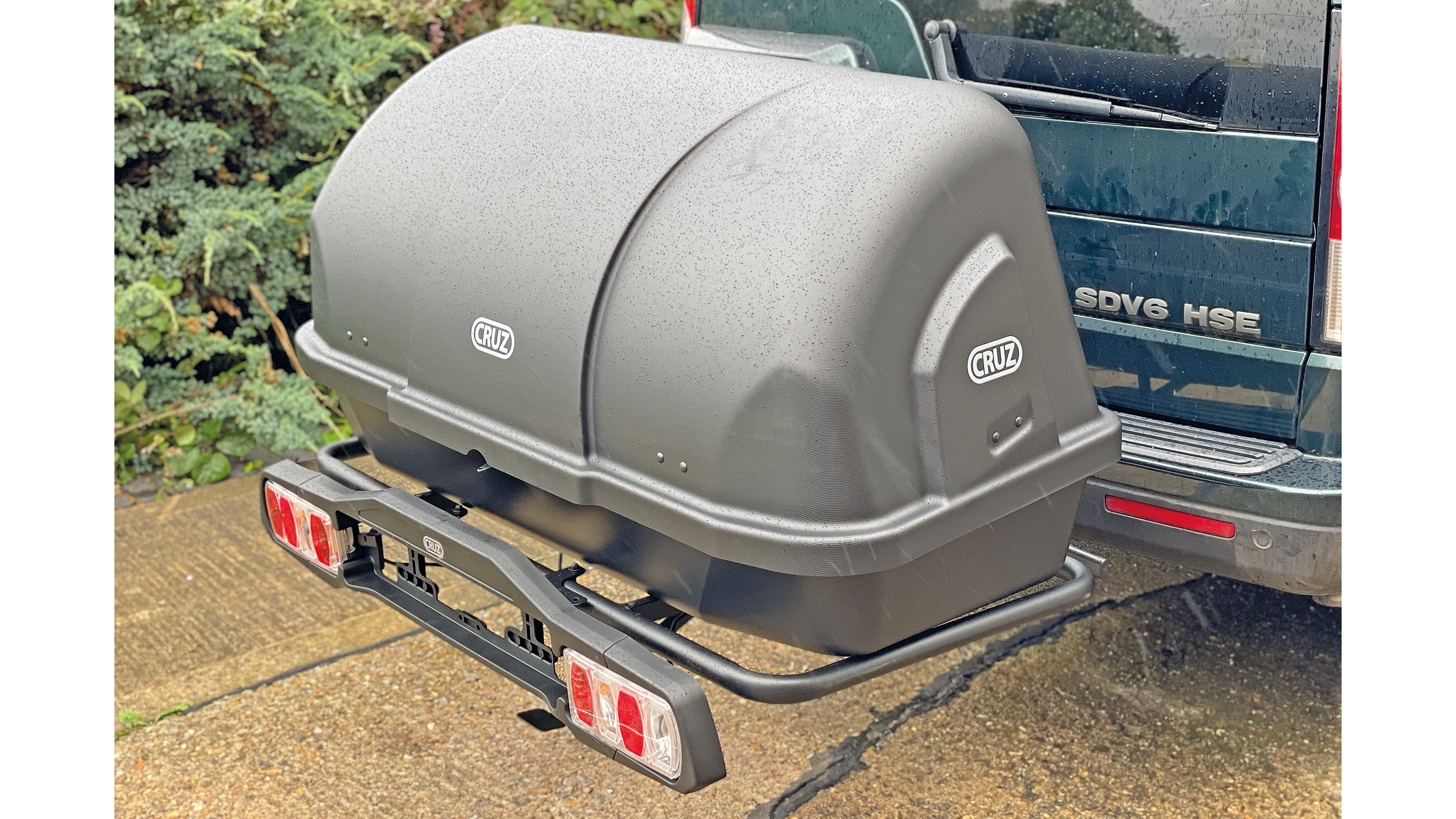 CRUZ Apex tow ball storage
