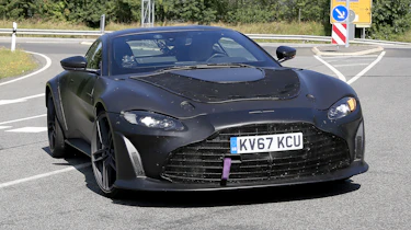 Aston Martin Vantage V12 - front