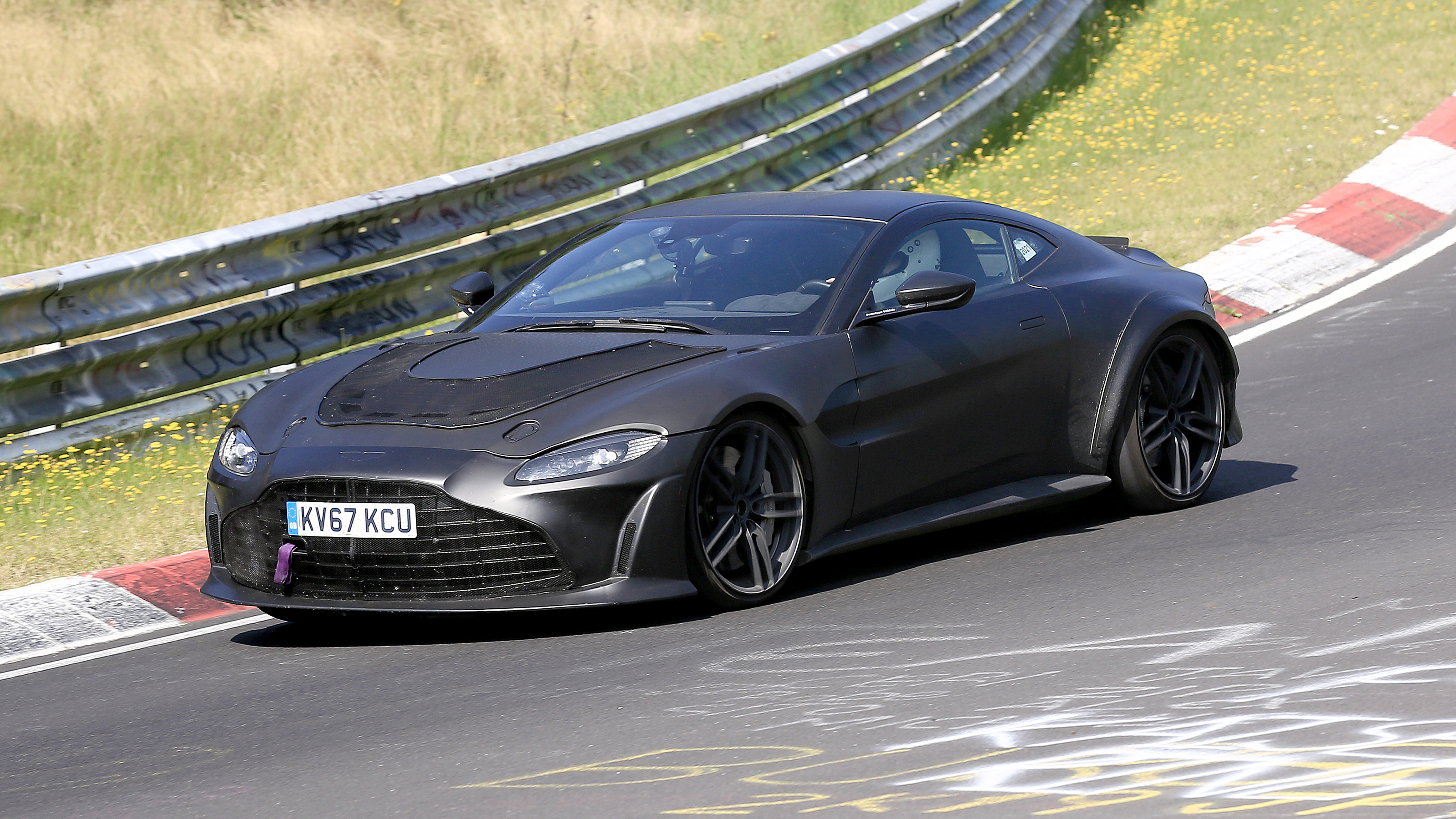 Aston Martin Vantage V12