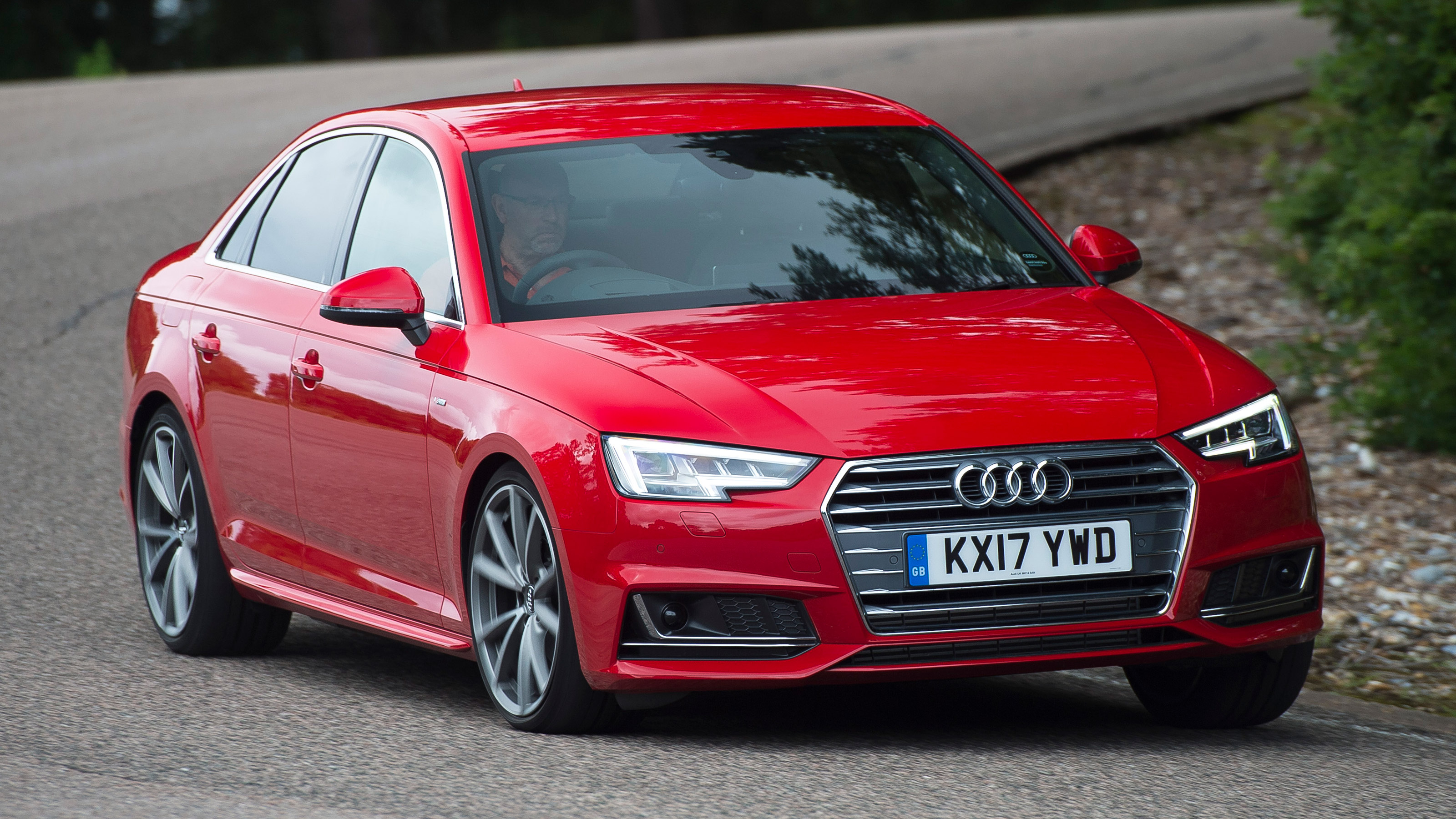 Used Audi A4 Mk5 - front cornering