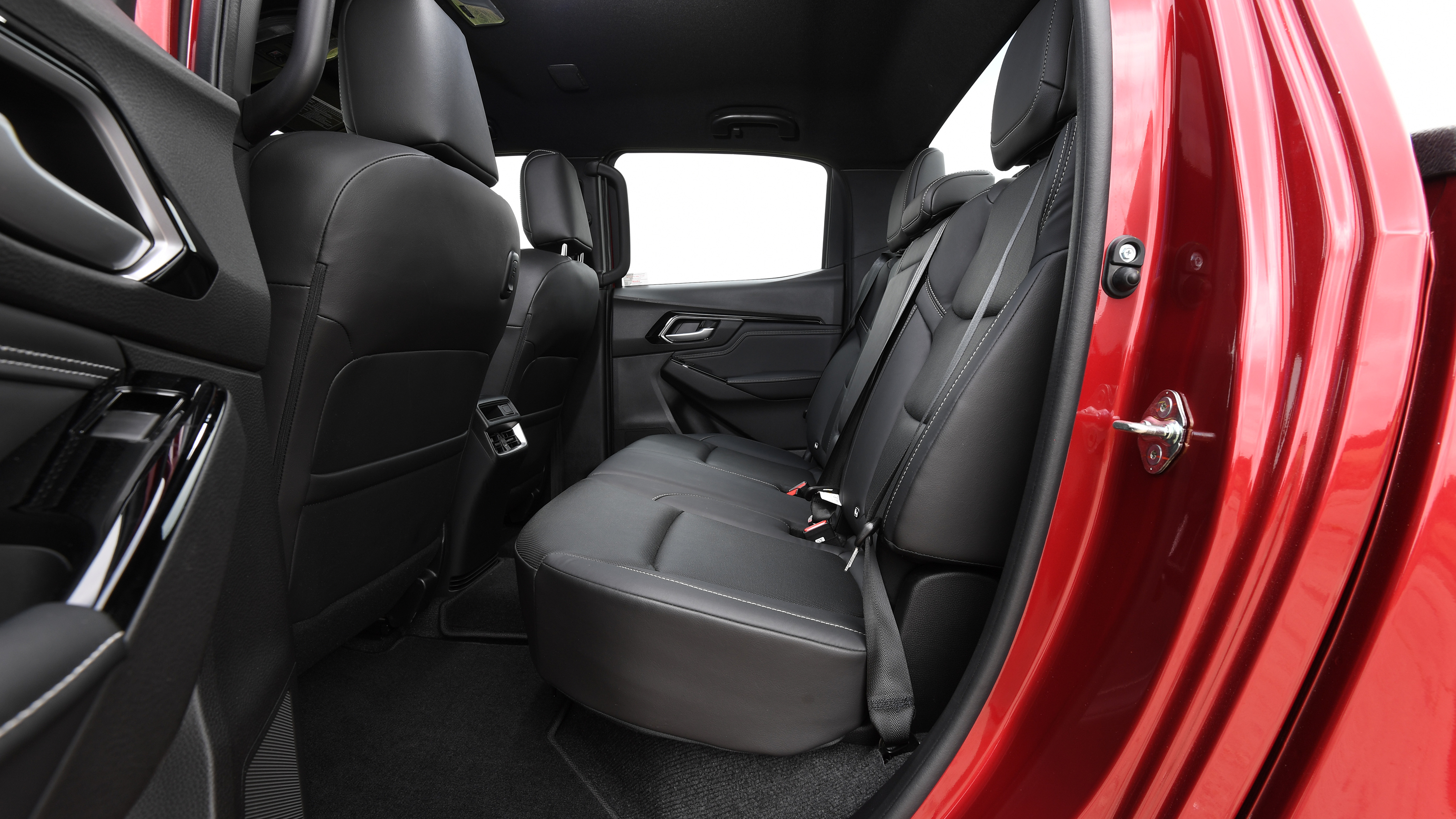 Isuzu D-Max - rear seats