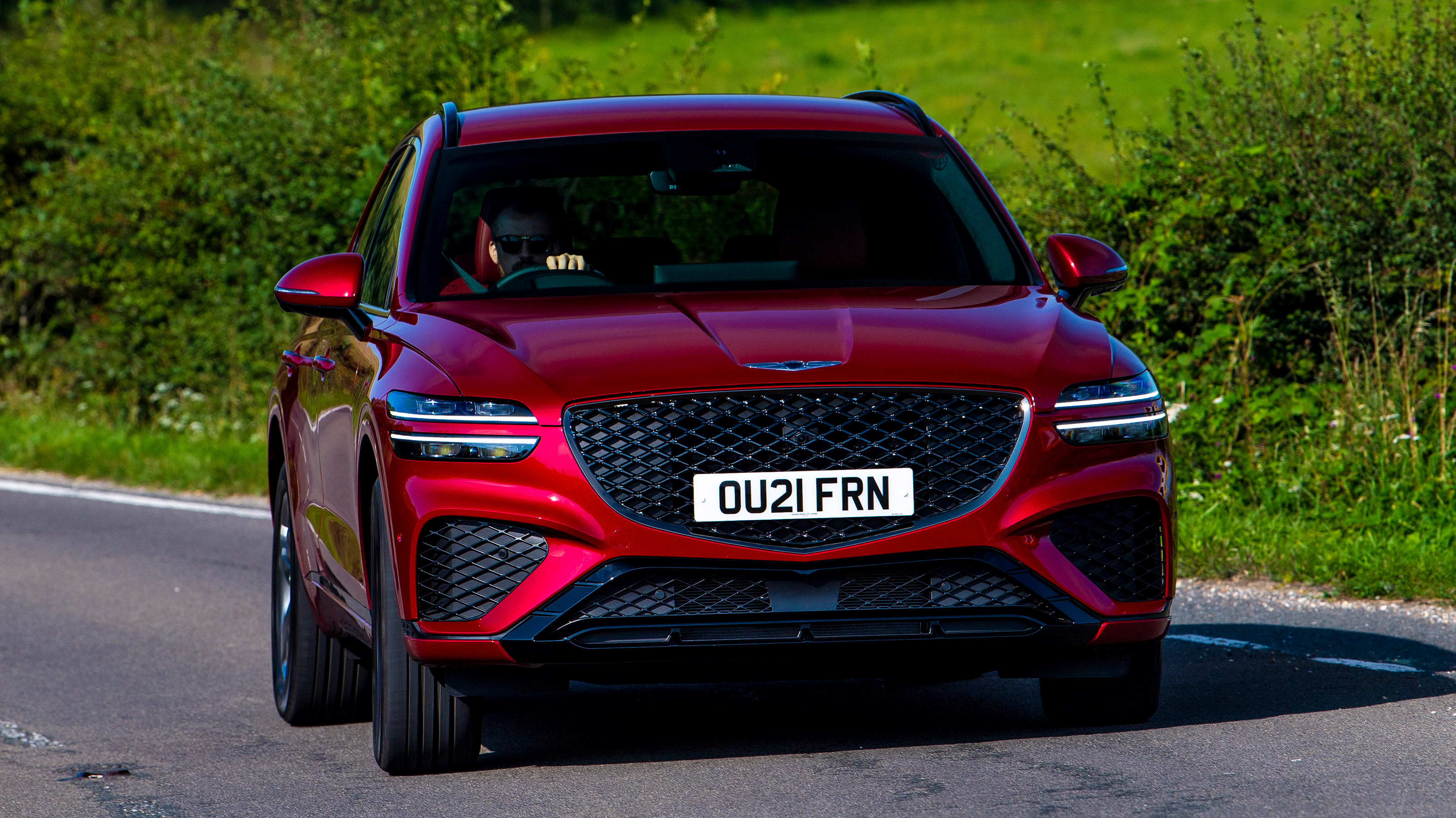 Genesis GV70 - front action