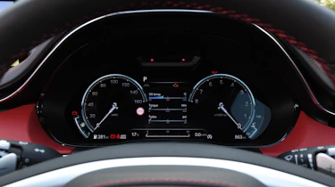 Genesis GV70 - dials