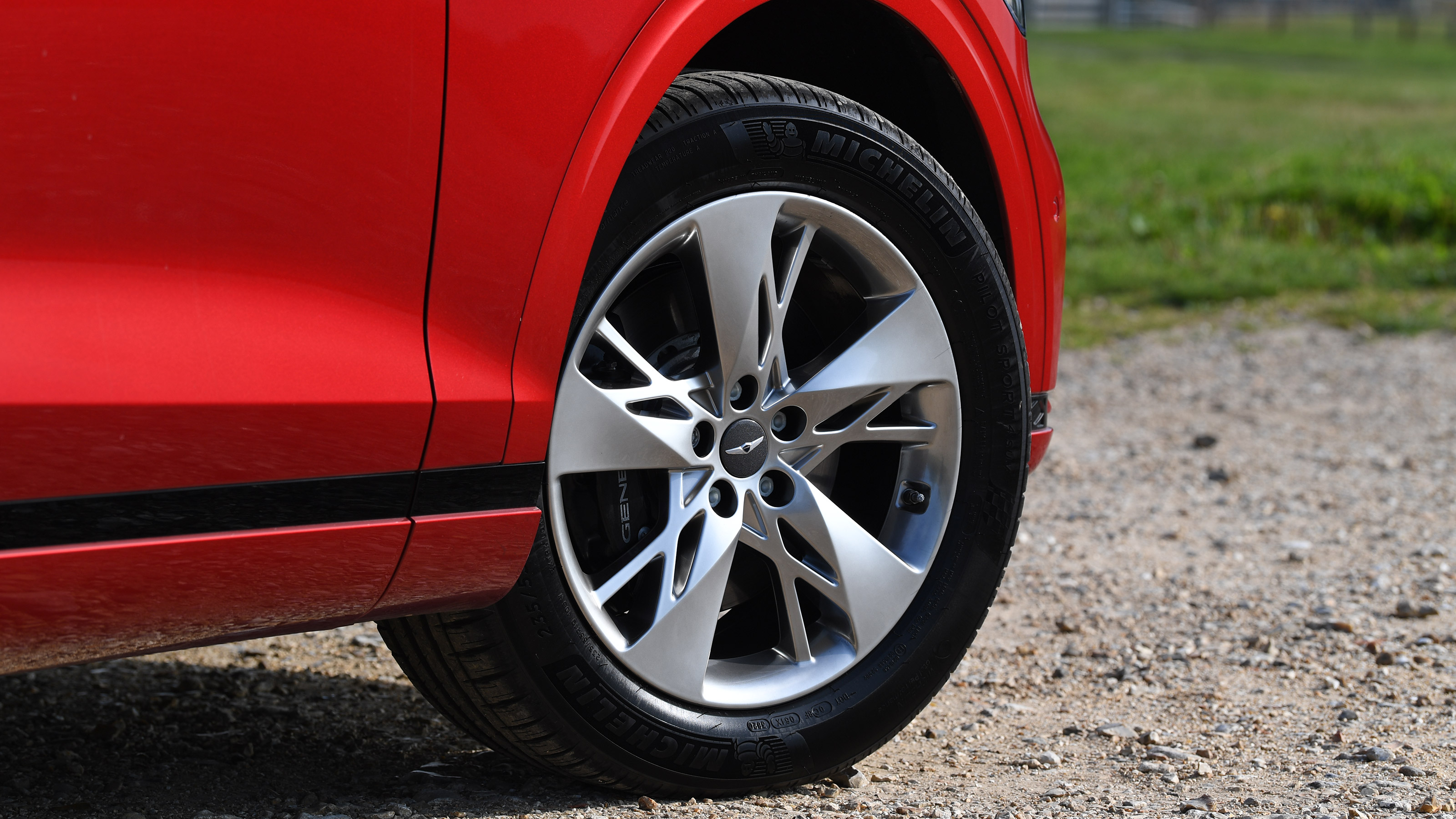 Genesis GV70 - wheel