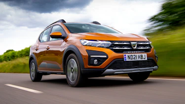Honda Jazz Crosstar vs Dacia Sandero Stepway