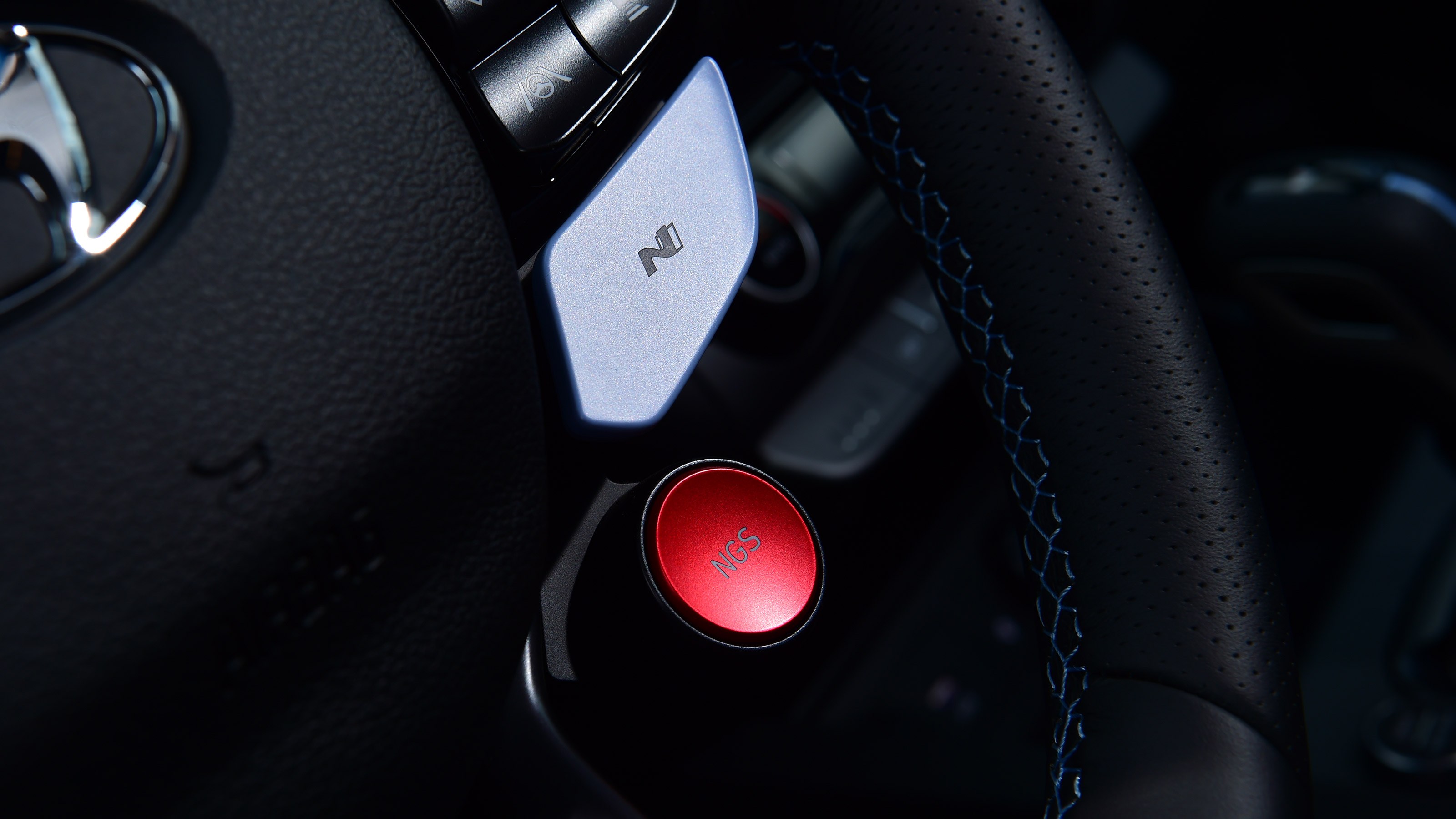 Hyundai Kona N - steering wheel controls