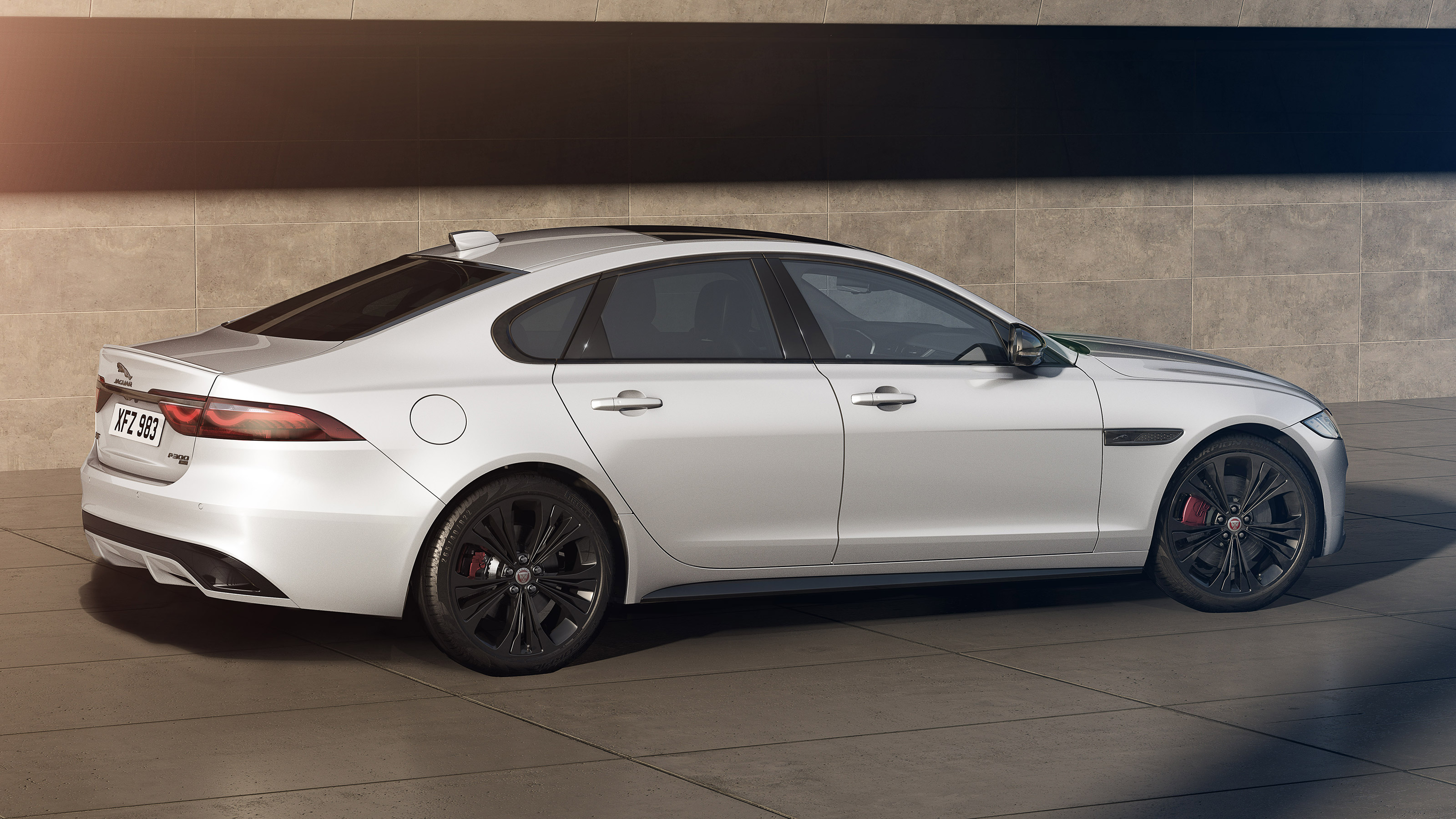Jaguar XF R-Dynamic Black - rear