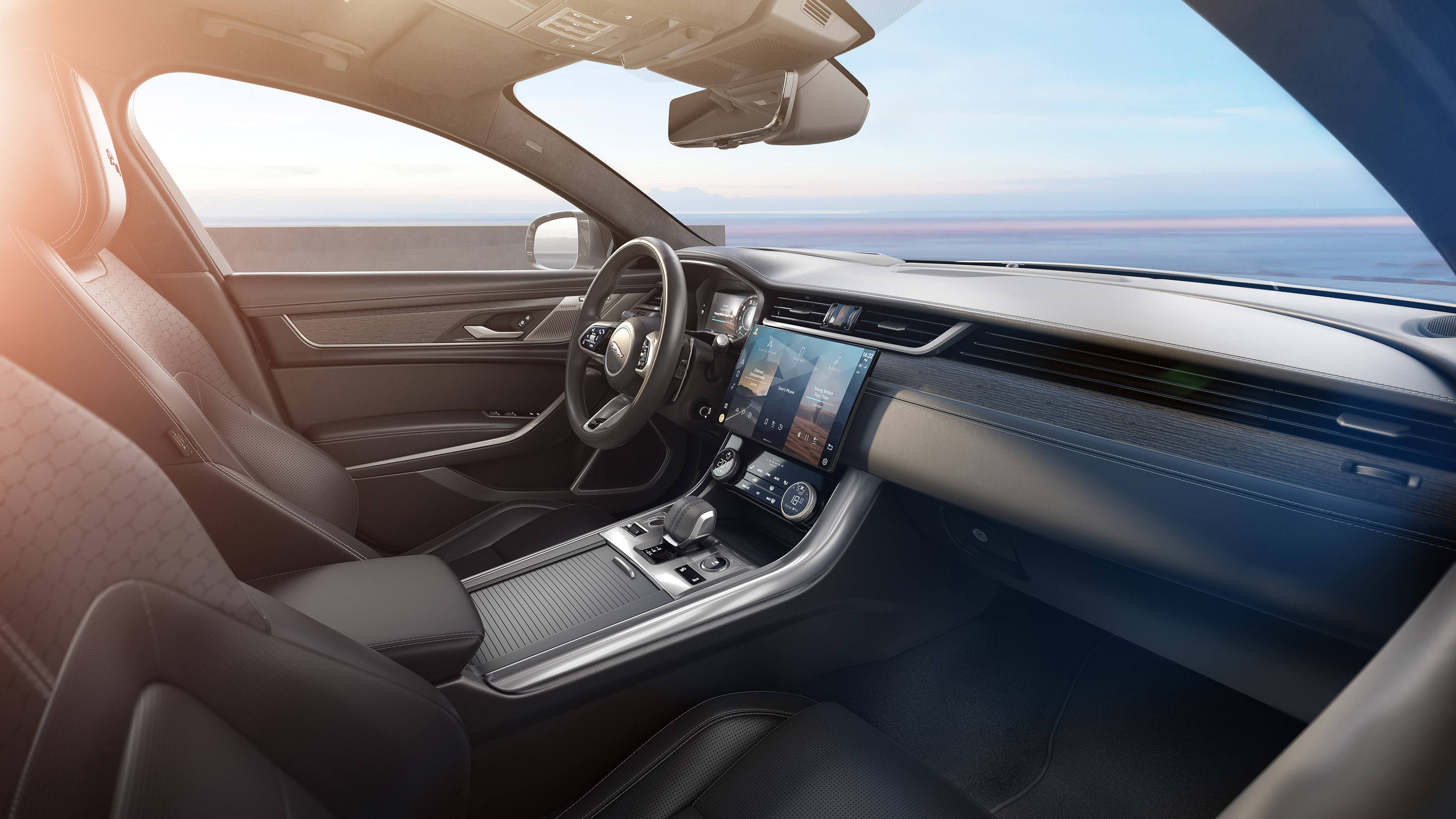 Jaguar XF R-Dynamic Black - interior