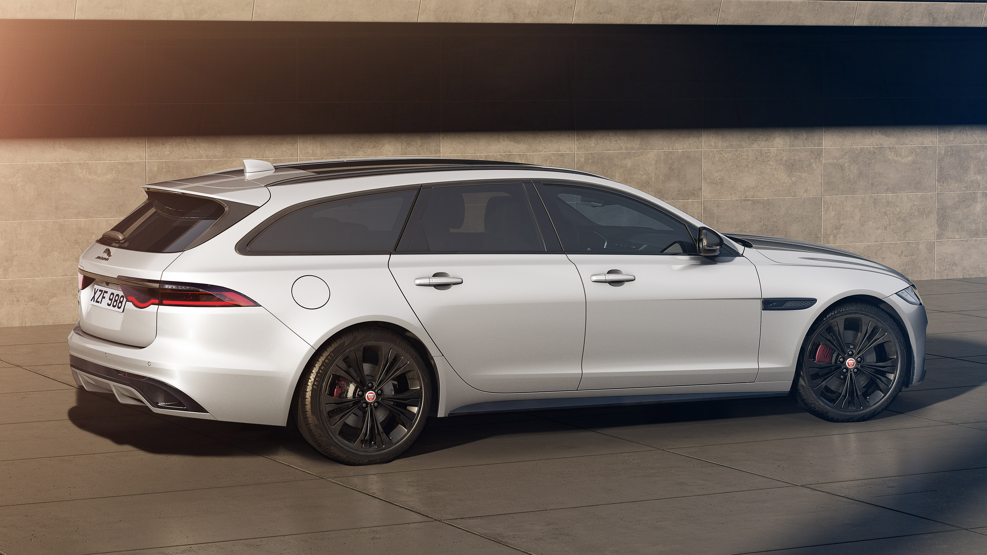 Jaguar XF Sportbrake R-Dynamic Black - rear
