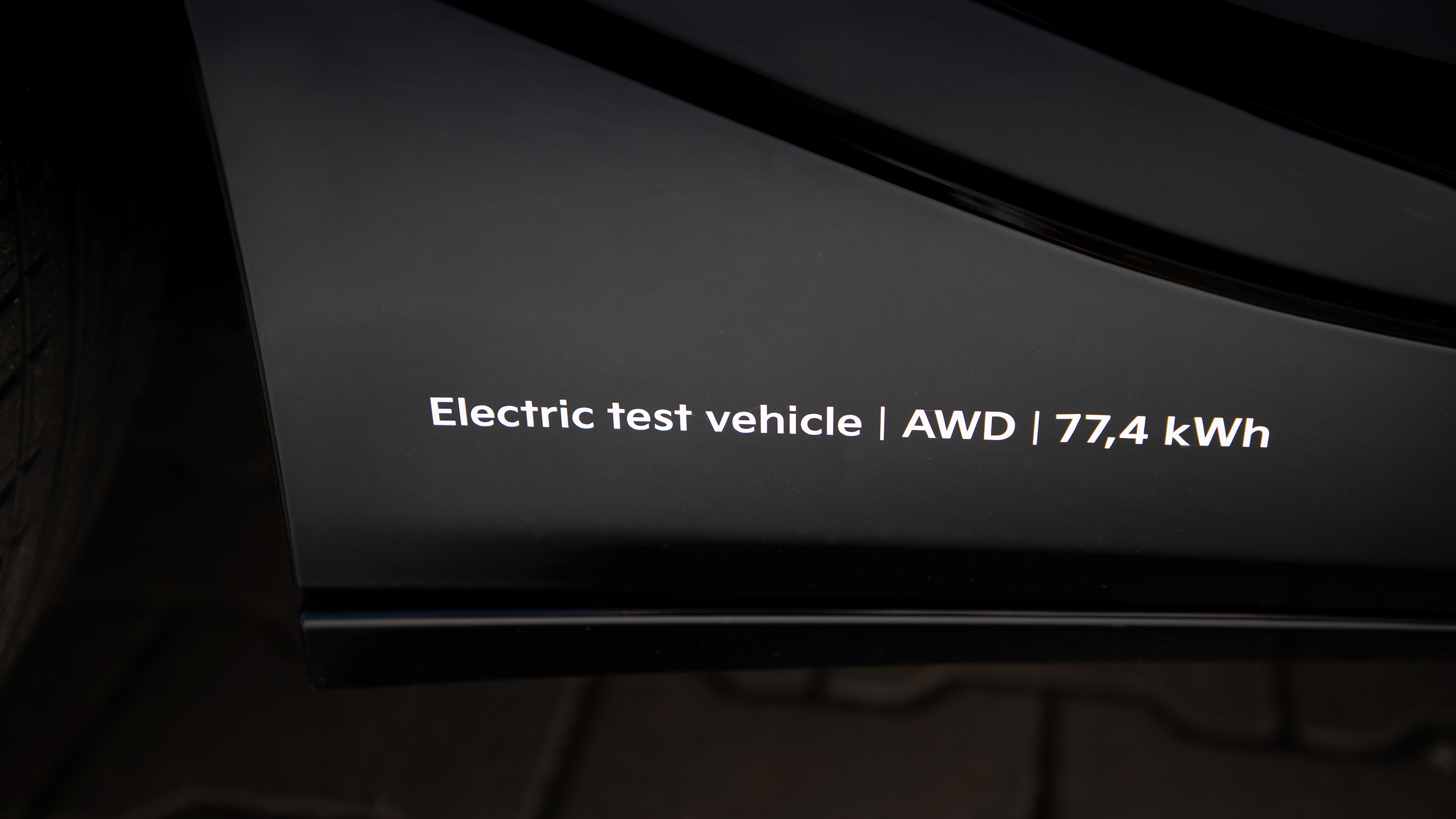 Kia EV6 - badging
