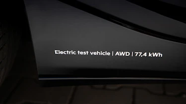 Kia EV6 - badging