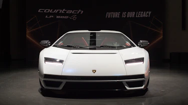 Lamborghini Countach LPI 800-4 studio