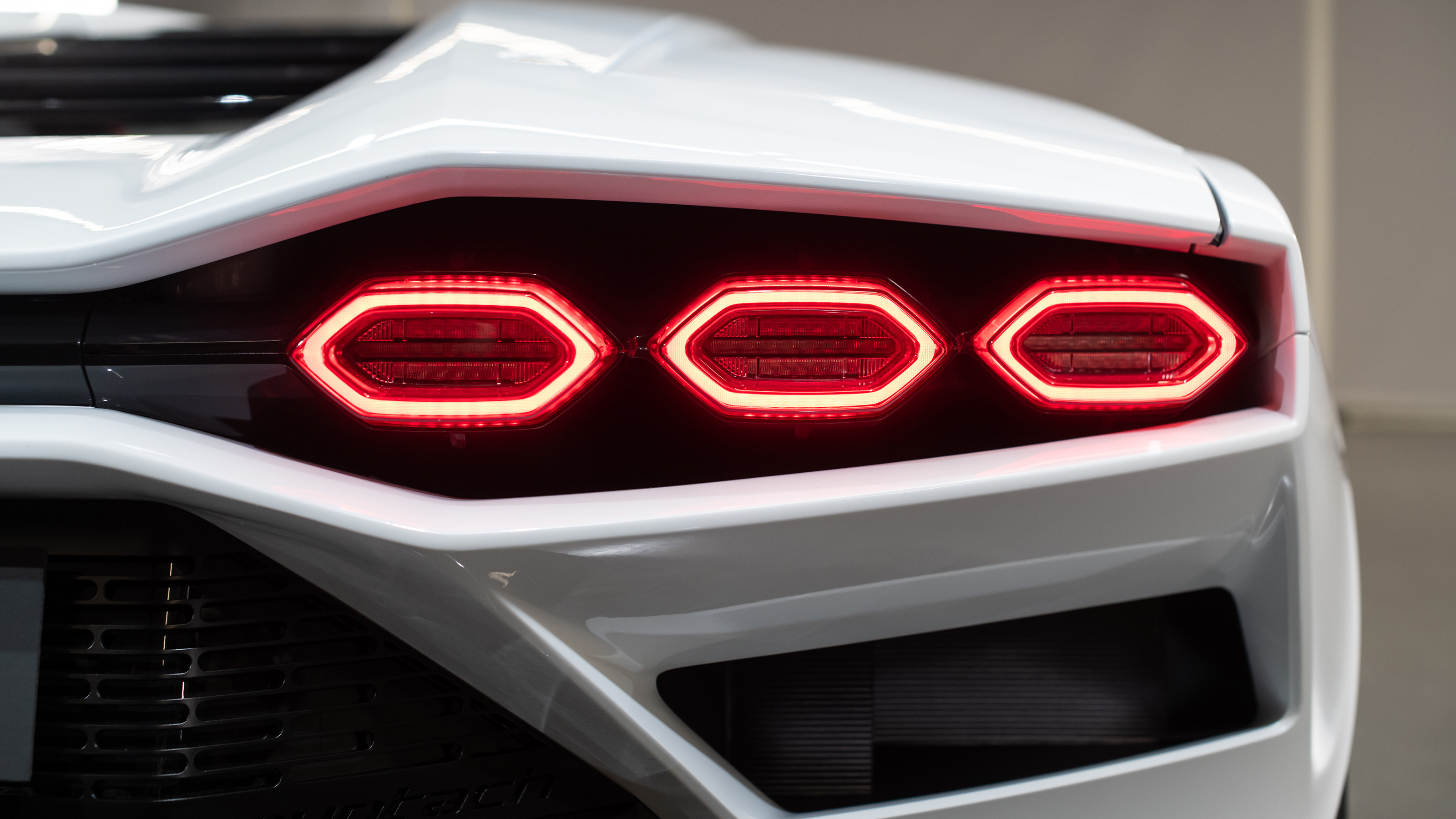 Lamborghini Countach LPI 800-4 rear lights