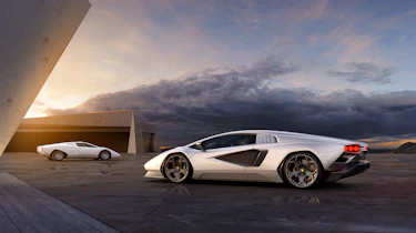 Lamborghini Countach LPI 800-4 group