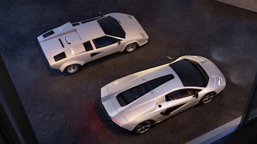 Lamborghini Countach LPI 800-4 roof