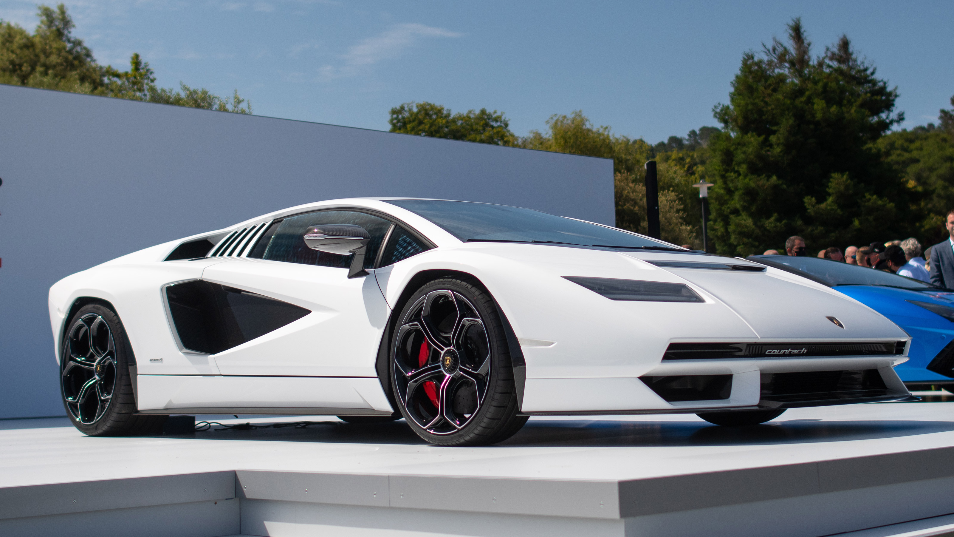 Lamborghini Countach - show front