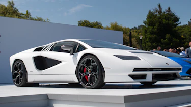 Lamborghini Countach - show front