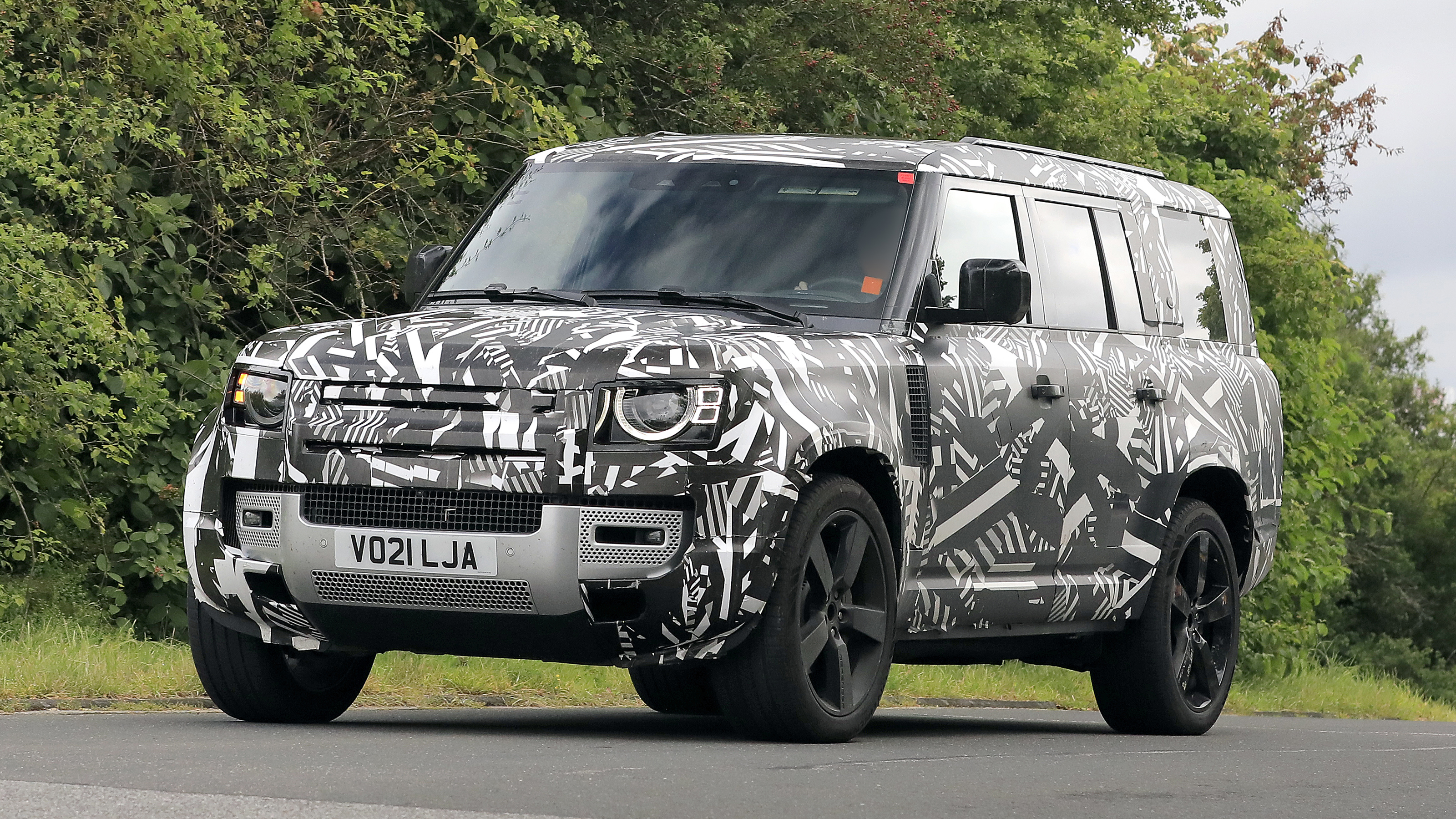 Land Rover Defender 130