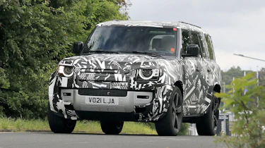 Land Rover Defender 130 front