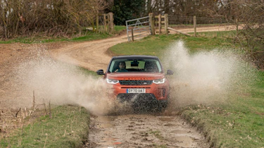 Land Rover Discovery Sport final report - water splash