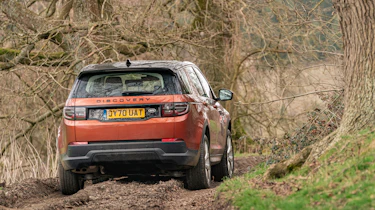Land Rover Discovery Sport final report - rear cornering