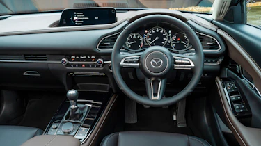 Mazda CX-30 e-Skyactiv X - dash