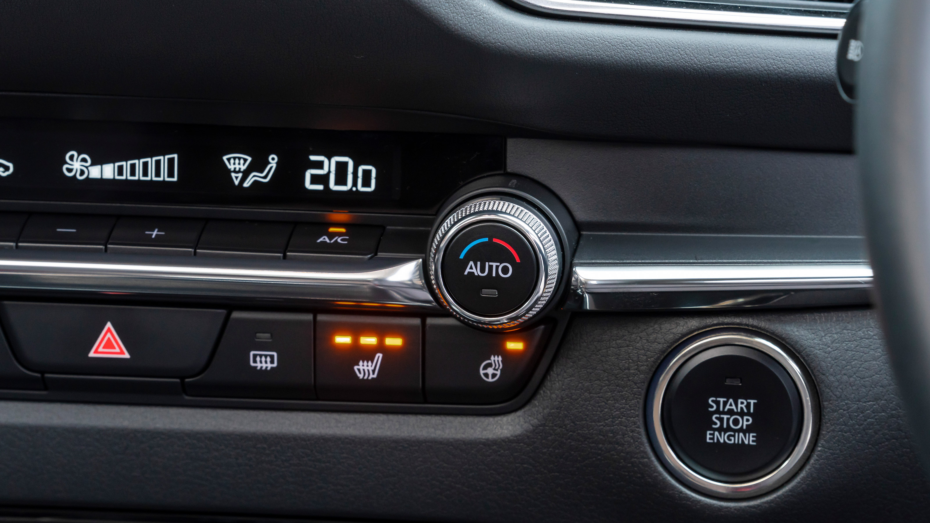 Mazda CX-30 e-Skyactiv X - interior