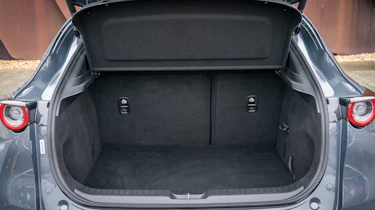 Mazda CX-30 e-Skyactiv X - boot