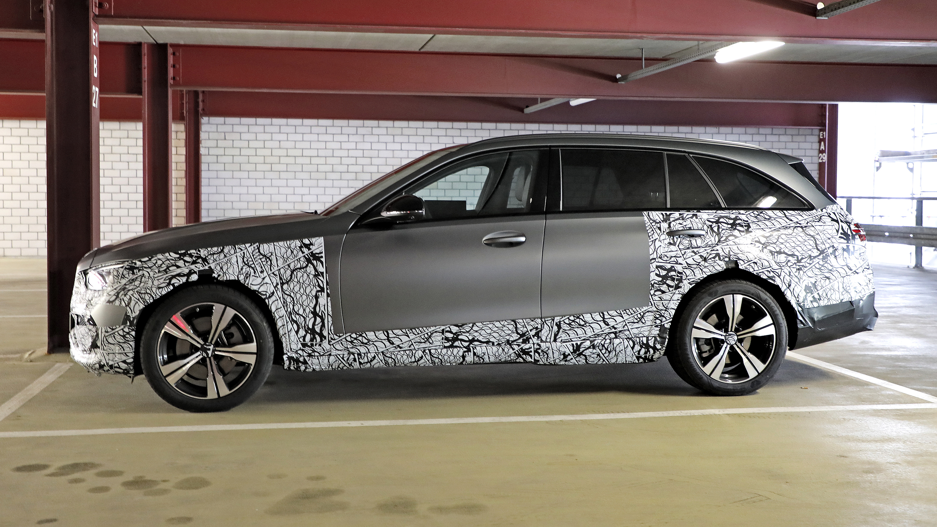 Mercedes C-Class All-Terrain Estate - side