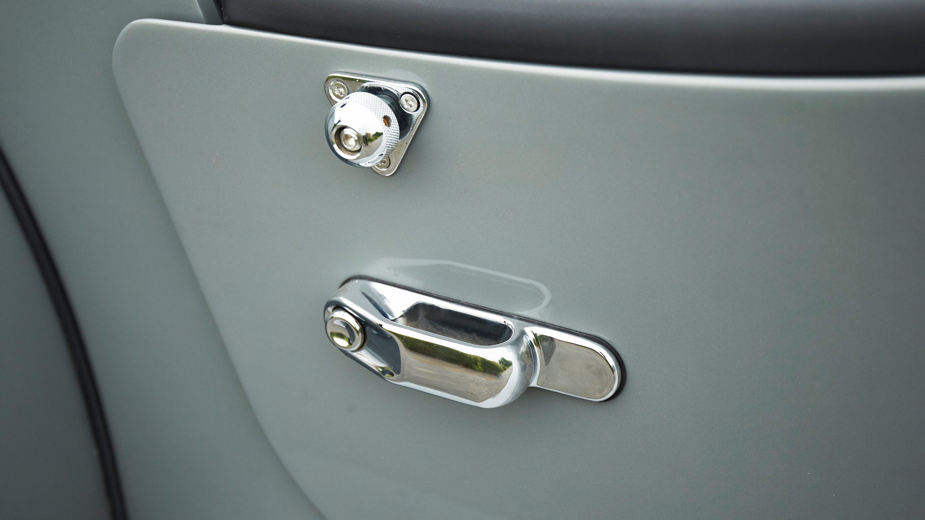 Morgan Plus 6 - door