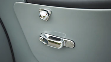 Morgan Plus 6 - door