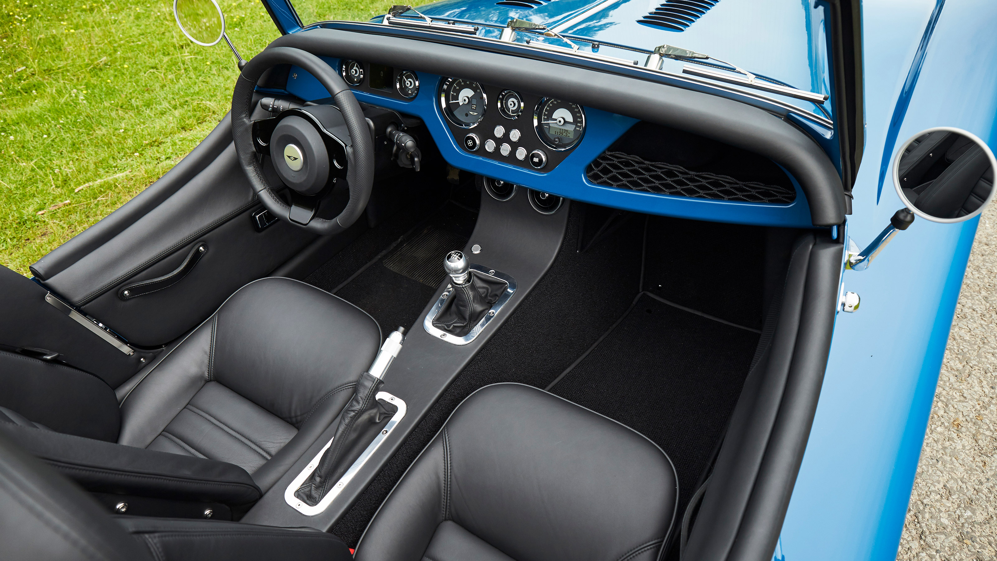 Morgan Plus Four - cabin