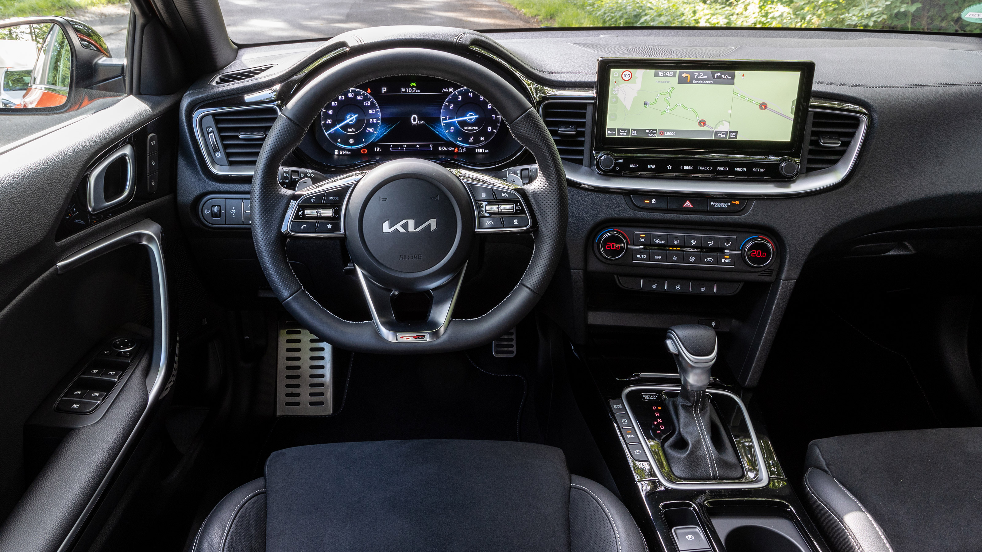 Kia Ceed - dash