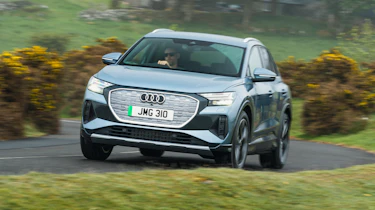Audi A4 e-tron - front tracking