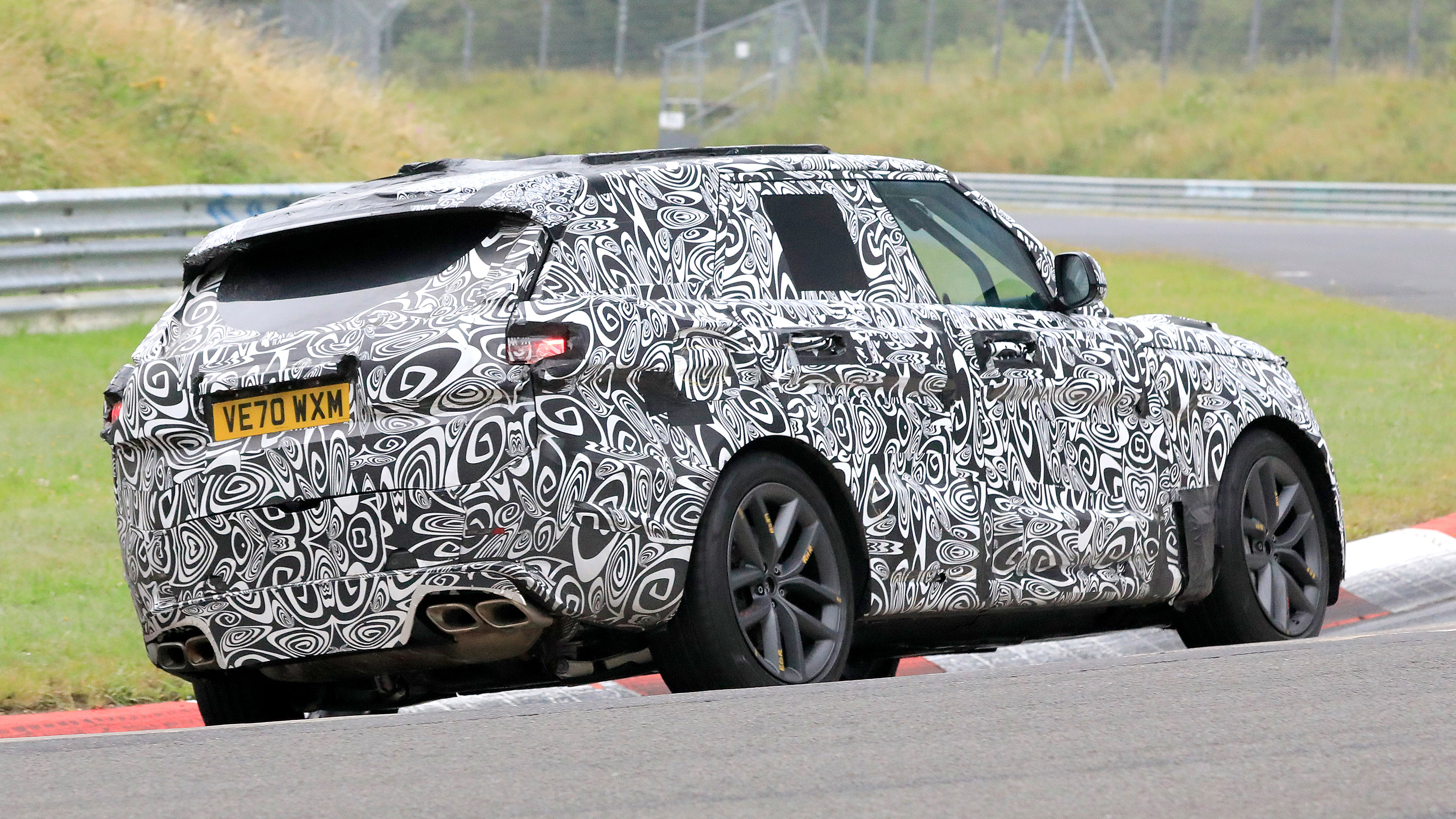 Range Rover SVR - spyshot 5