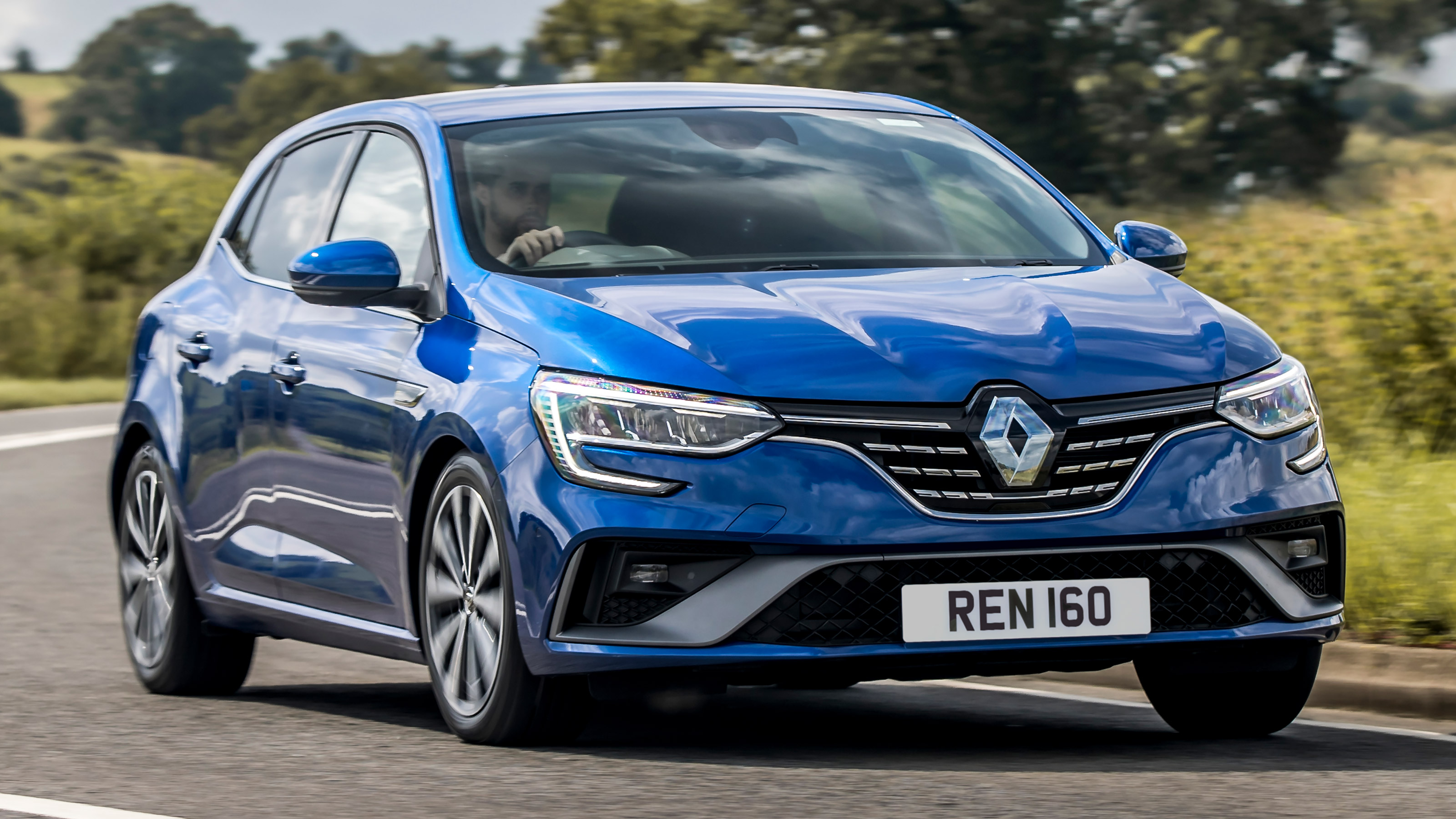 Renault Megane E-Tech PHEV - front action