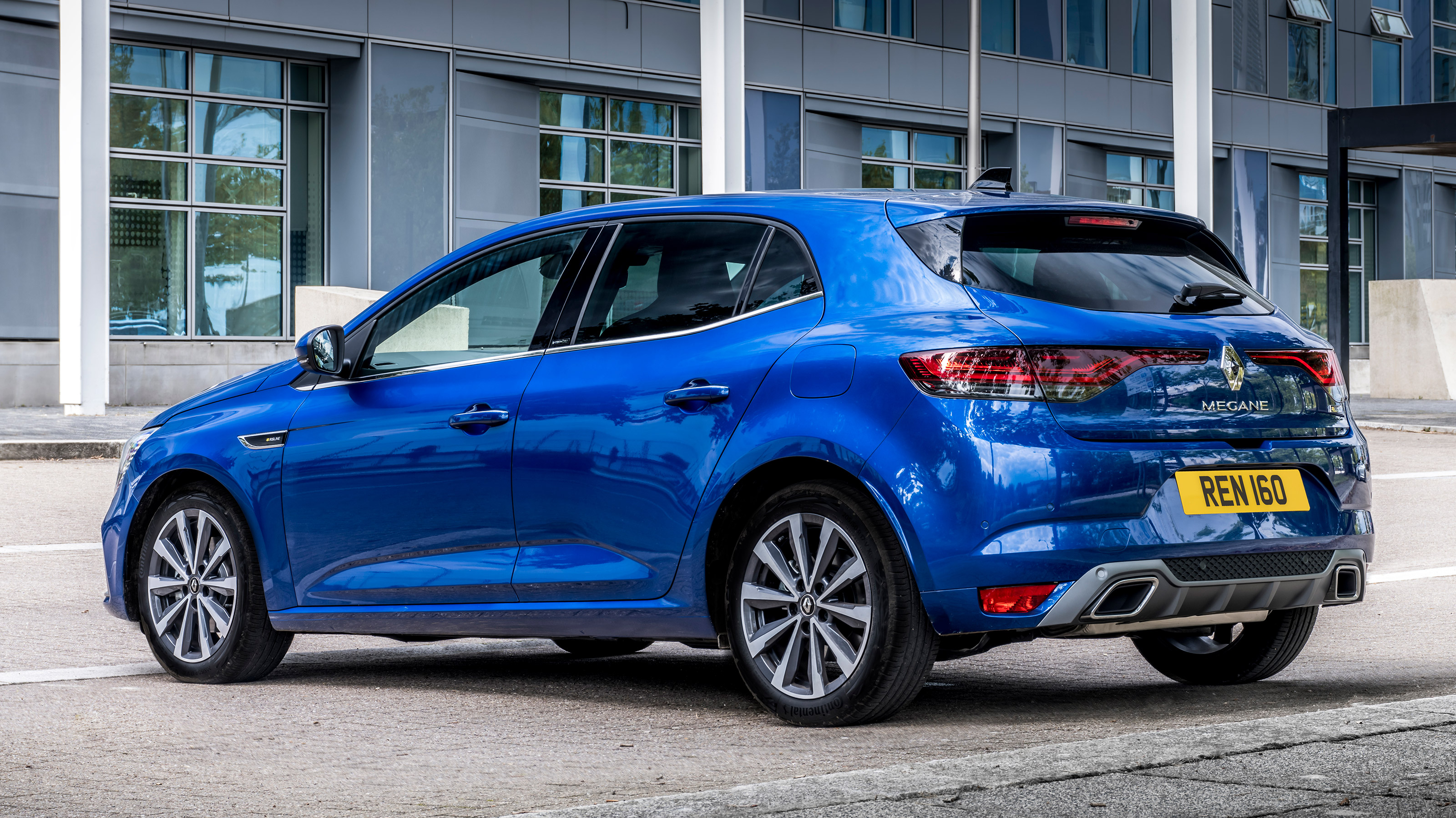 Renault Megane E-Tech PHEV - rear static