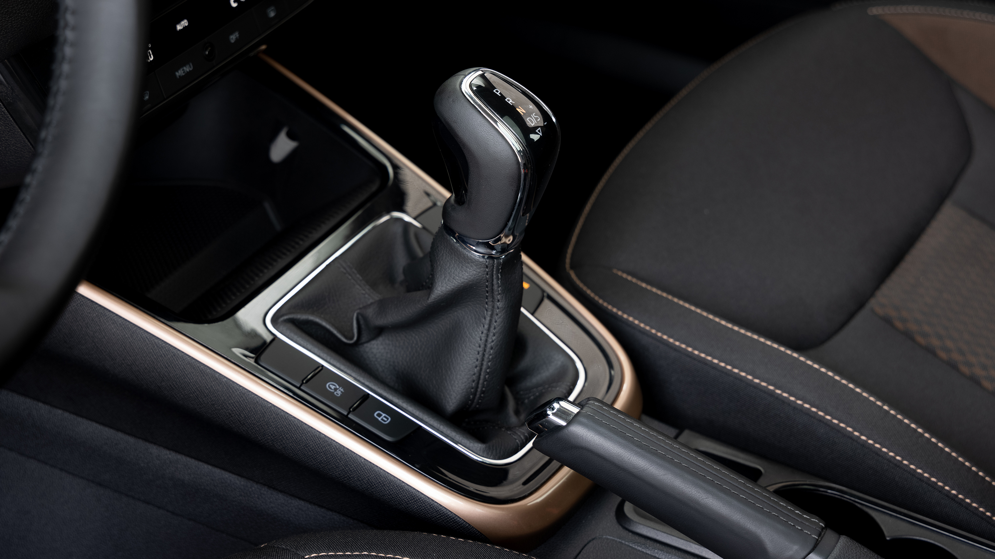 Skoda Fabia 2021 - gear lever