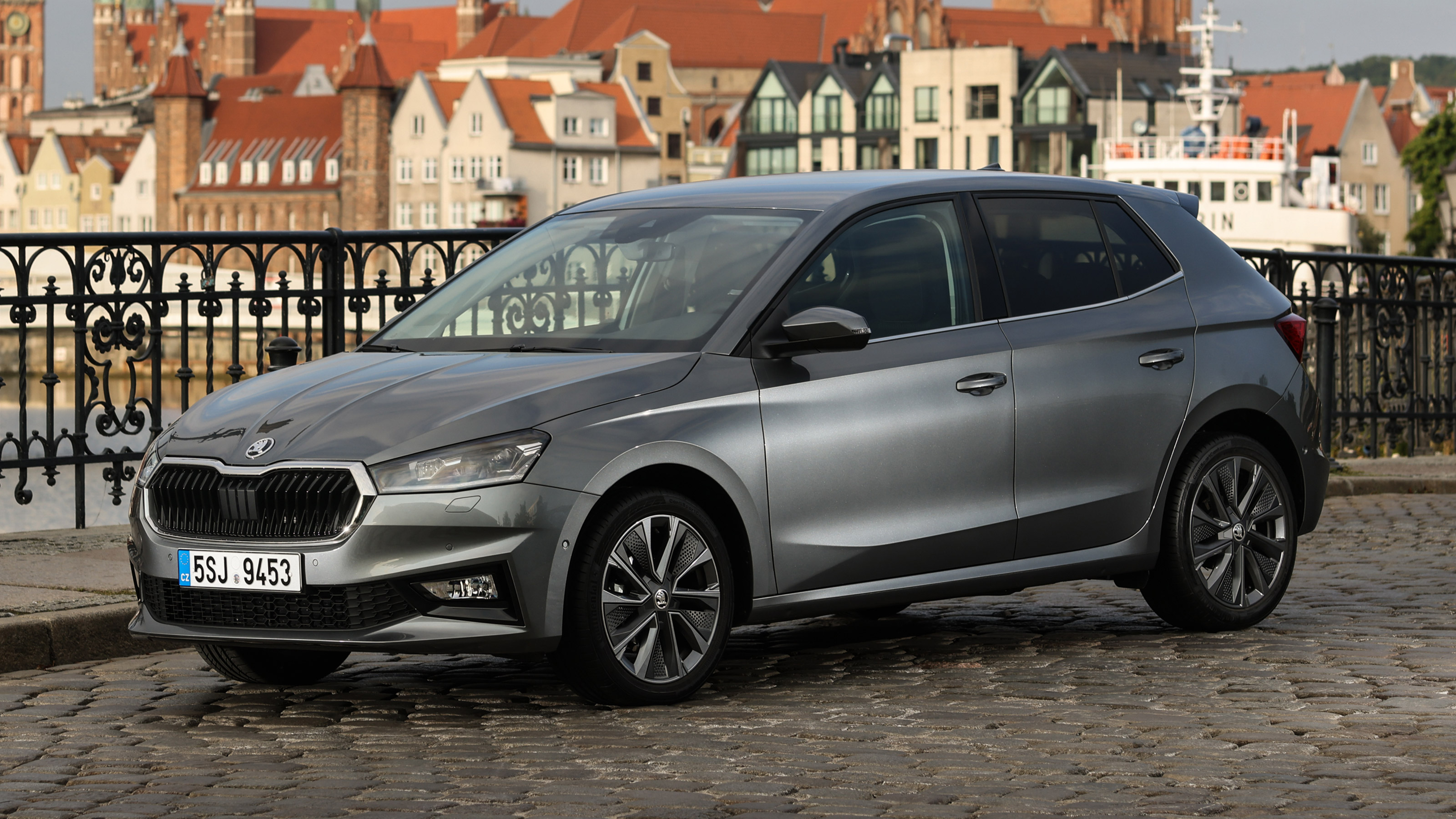 Skoda Fabia - front static