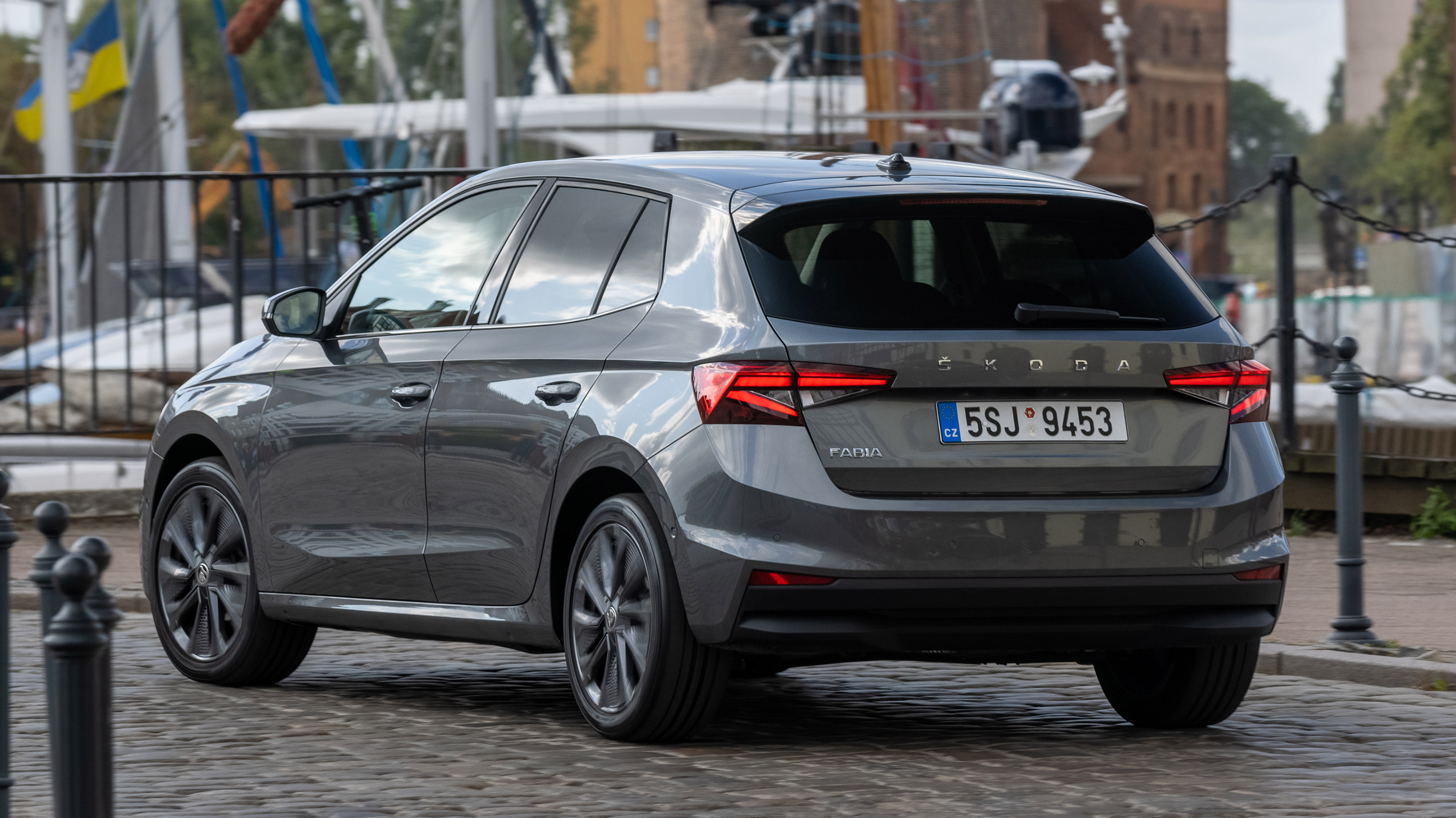 Skoda Fabia - rear cornering