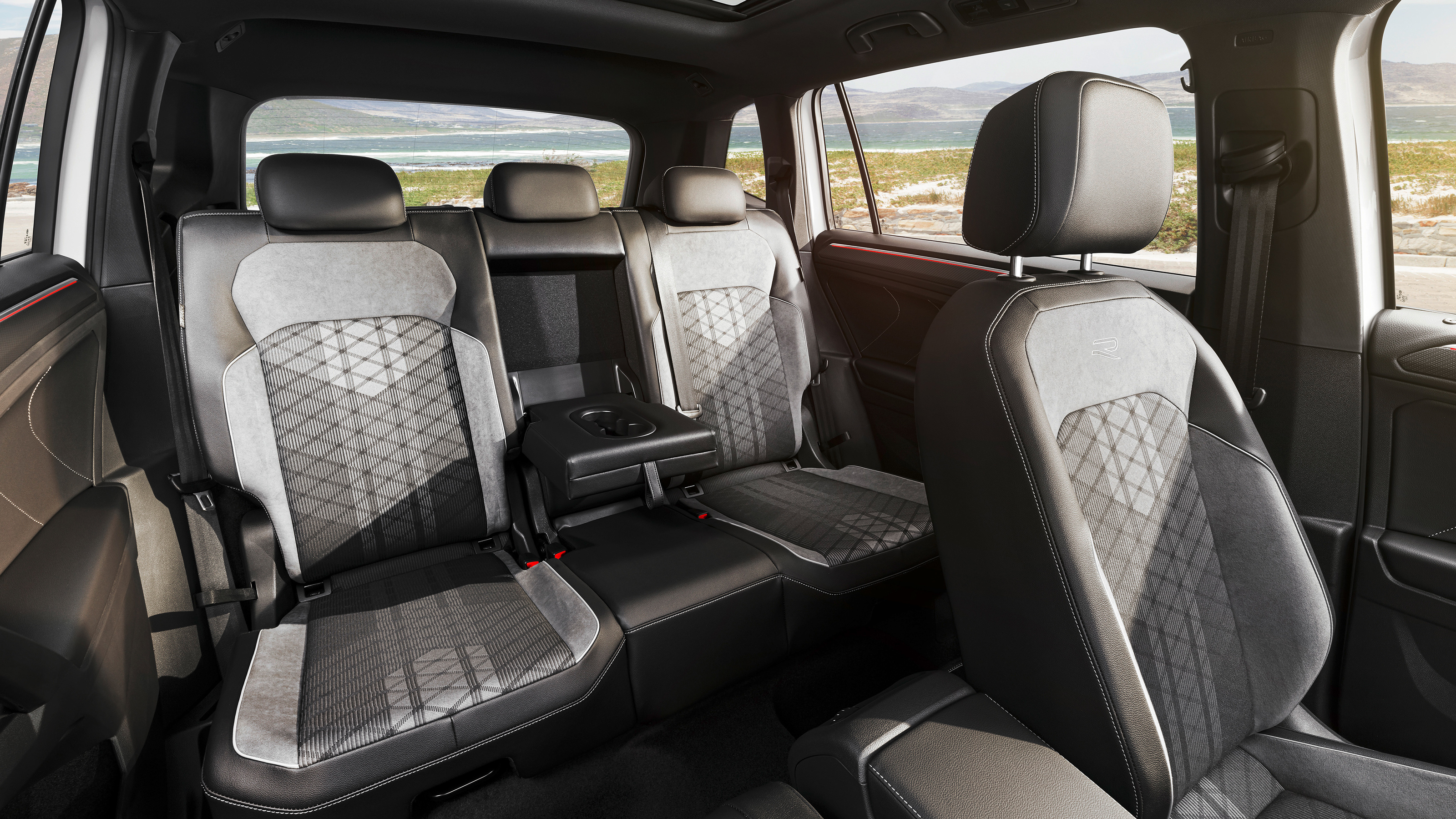 Volkswagen Tiguan Allspace - seats